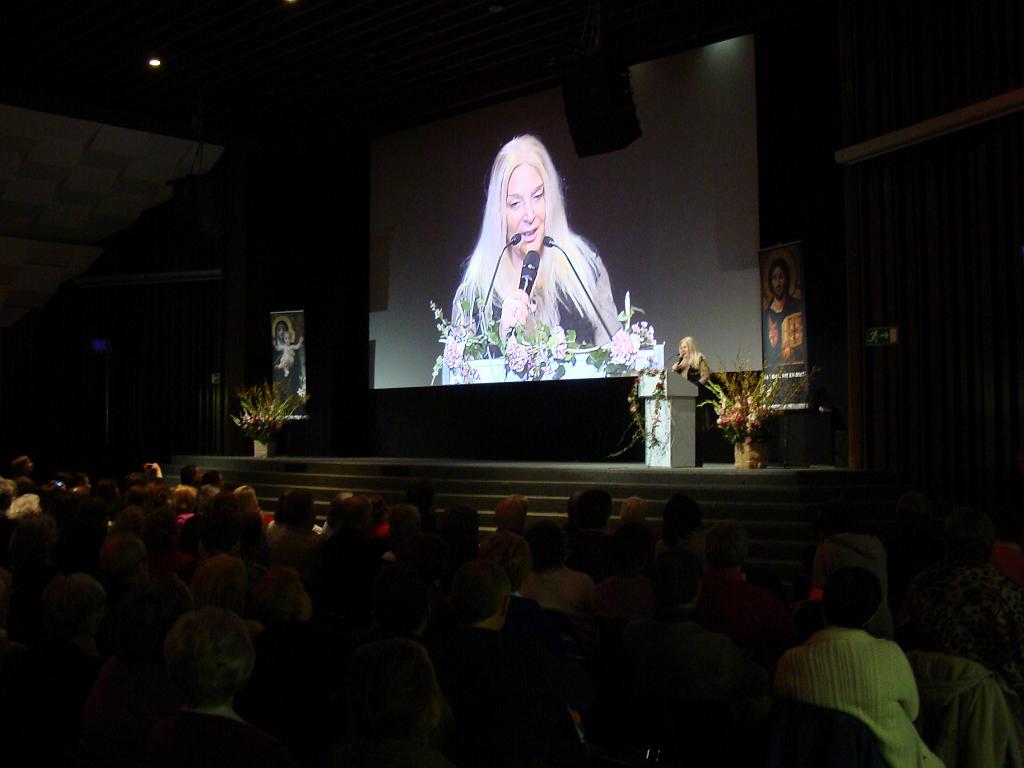 Témoignage de Vassula à Lausanne, 12 février 2015 (photo Lucien Lombard #21438)