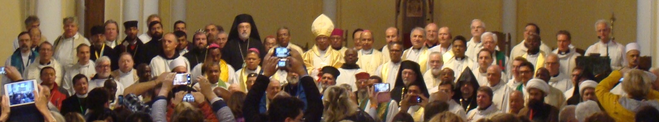 Le clerg aprs la Messe en la Cathédrale catholique de l'Immaculée Conception, à Moscou
